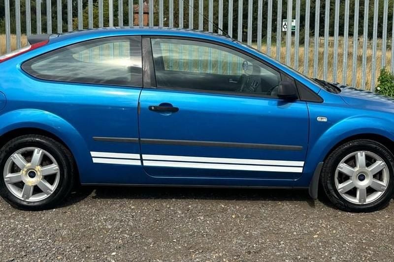 Blue Used 2005 Ford Focus Sport Hatchback | £995 (Good price) - Image 1/1