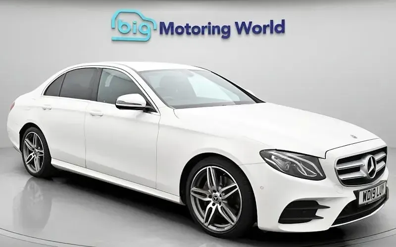 Used Mercedes E200 AMG line 184 HP (135 kW) 2019 Sedan