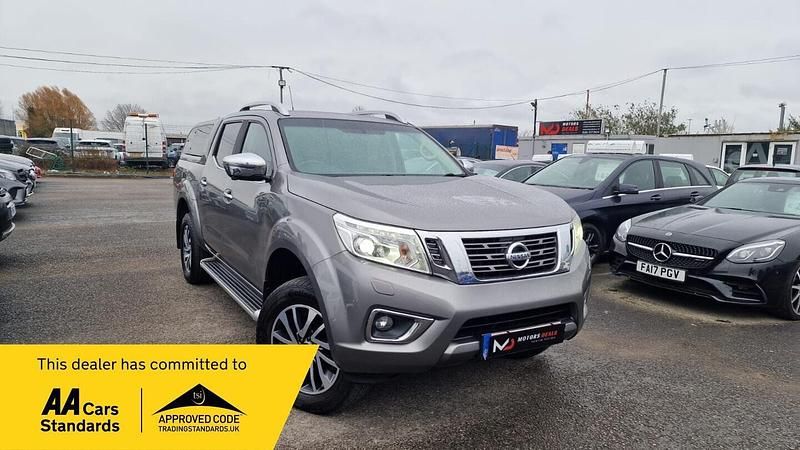 Used Nissan Navara Tekna 190 HP (139 kW) 2017 Grey Pickup