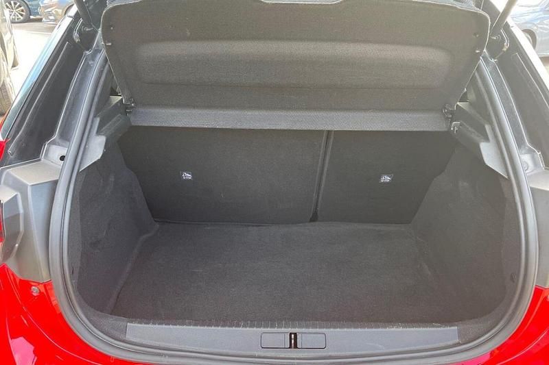 Used Vauxhall Corsa-e Edition 98 kW (134 HP) 2022 Red Hatchback