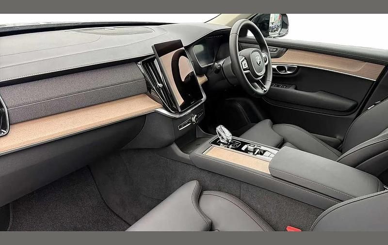 Used Volvo XC90 Plus 247 HP (181 kW) 2025 Grey SUV