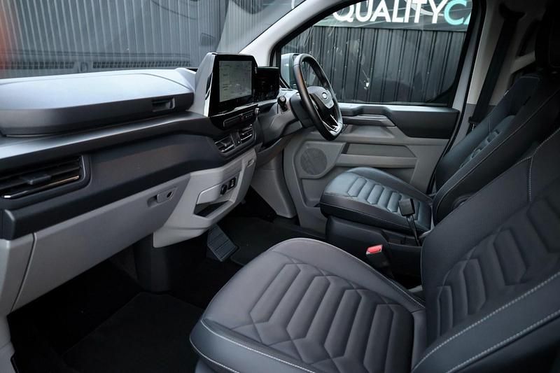 Used Ford Tourneo Titanium 170 HP (125 kW) 2026 Grey MPV