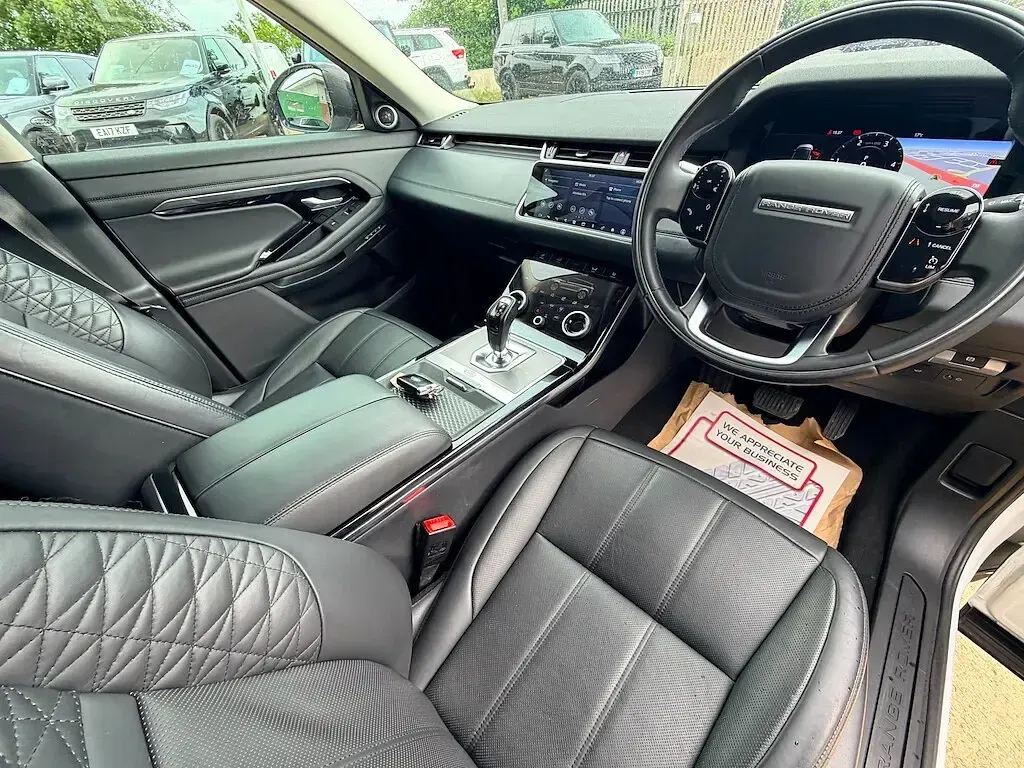 Used Land Rover Range Rover evoque HSE 180 HP (132 kW) 2019 White SUV