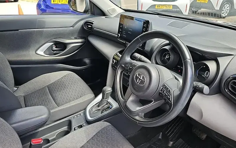 Used Toyota Yaris Cross 116 HP (85 kW) 2022 Grey SUV