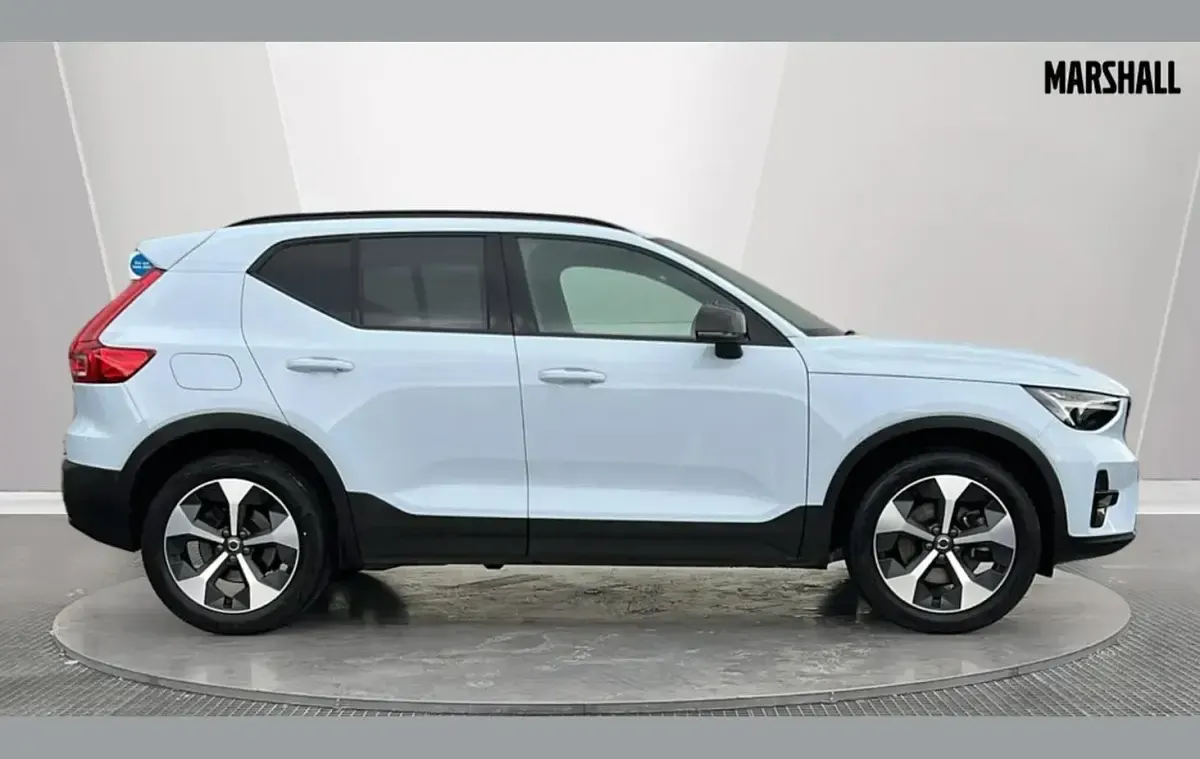 Used Volvo XC40 Plus 194 HP (142 kW) 2025 Blue SUV