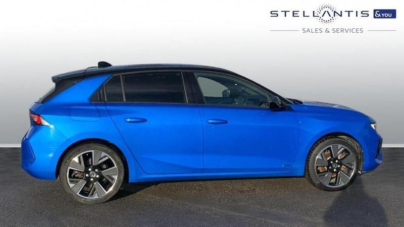 Blue Used 2023 Vauxhall Astra Ultimate Hatchback | £14,793 (Good price) - Image 1/4