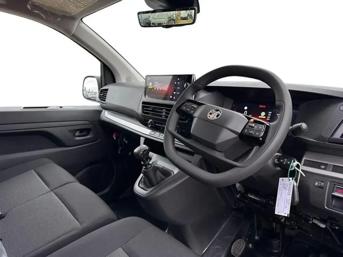 New Vauxhall Vivaro S 148 HP (108 kW) 2026 White MPV