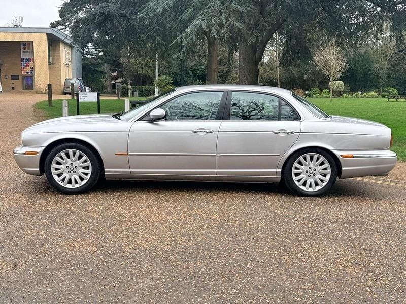 Używany Jaguar XJ6 SE 2004 Srebrny Sedan/Limuzyna