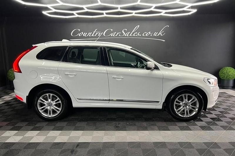 Used Volvo XC60 SE Lux 220 HP (161 kW) 2015 White SUV