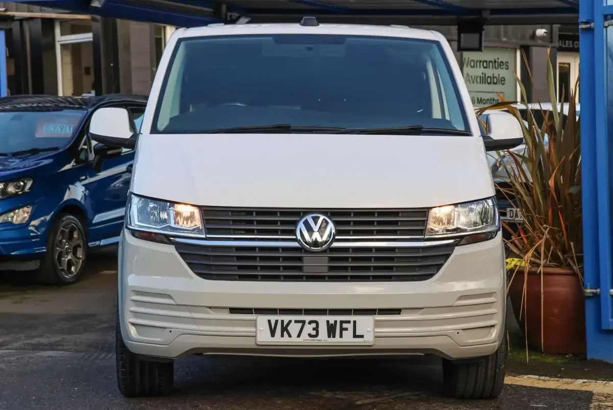 Begagnad VW Transporter Startline 150 HK (110 kW) 2023 Vit Van