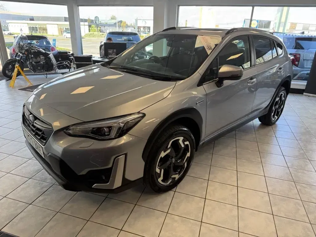Begagnad Subaru XV Premium 150 HK (110 kW) 2023 Silver SUV
