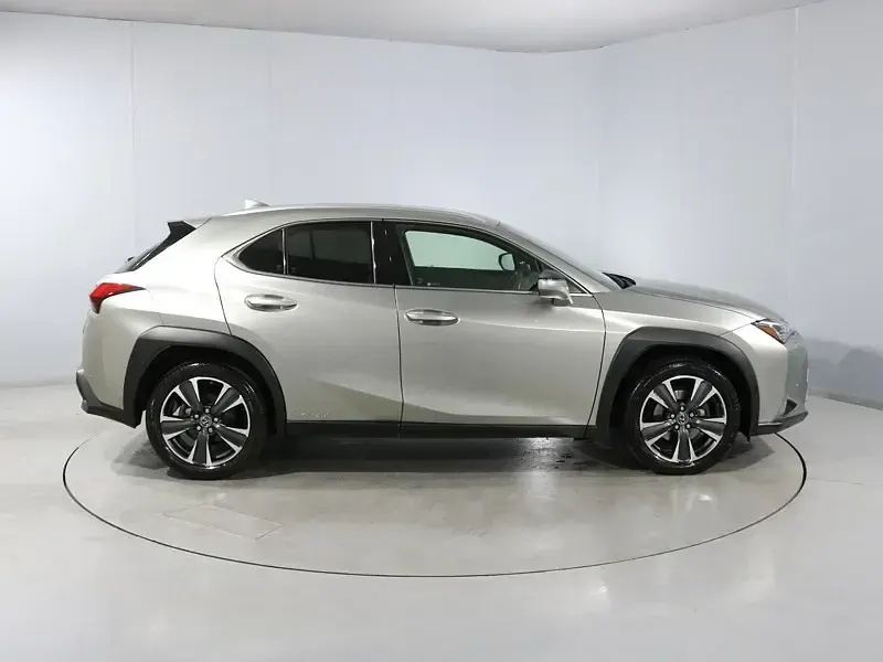 Used Lexus UX 250h 184 HP (135 kW) 2020 Silver SUV