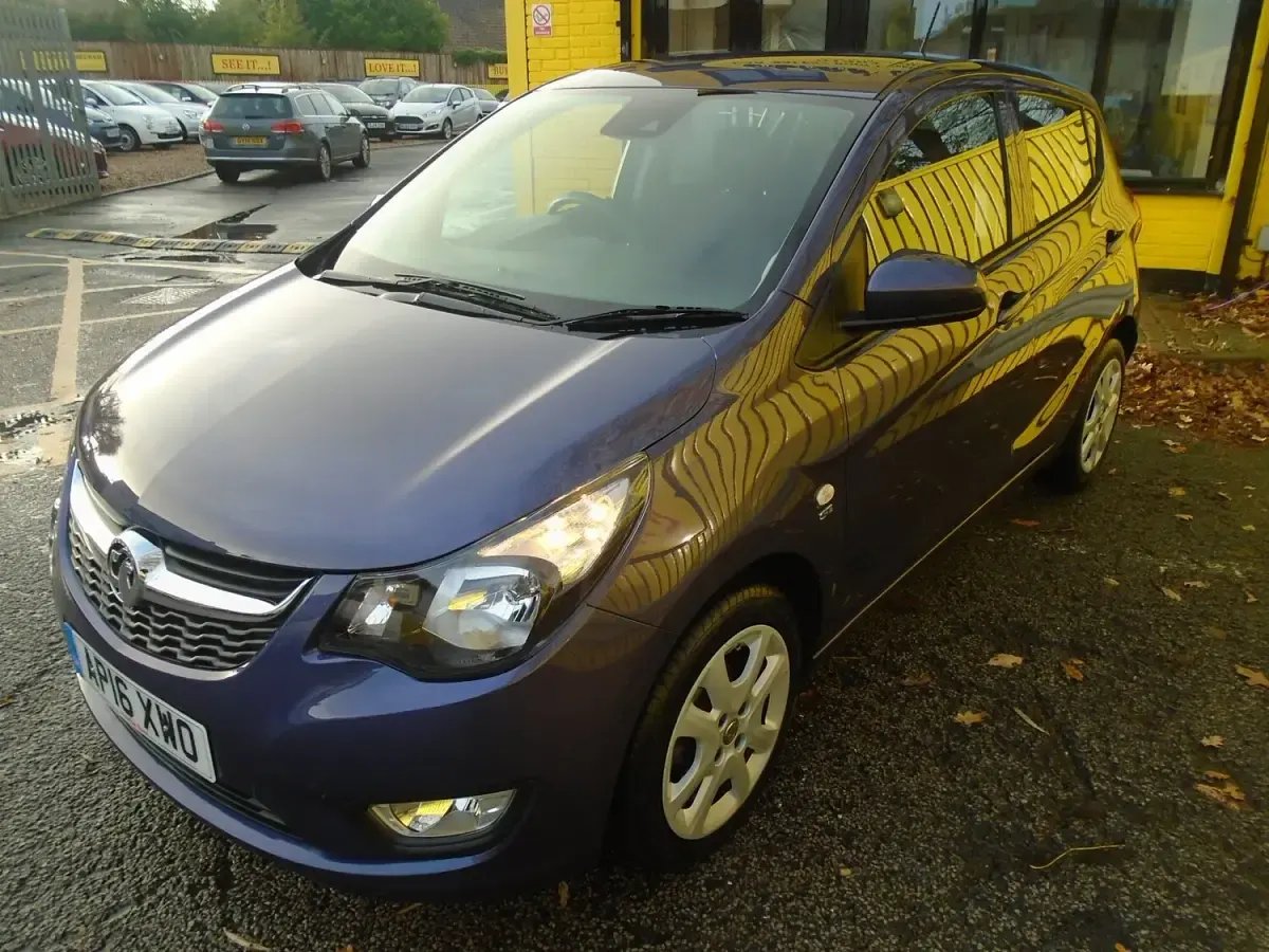 Used Vauxhall Viva 75 HP (55 kW) 2016 Mauve/purple Hatchback
