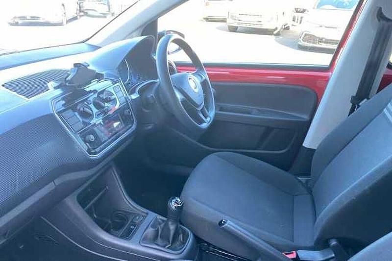 Used VW up! 65 HP (47 kW) 2021 Hatchback