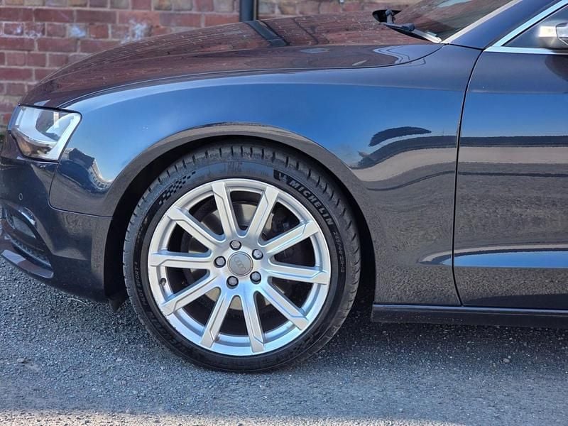 Used Audi A5 Comfort 2015 Blue Coupe