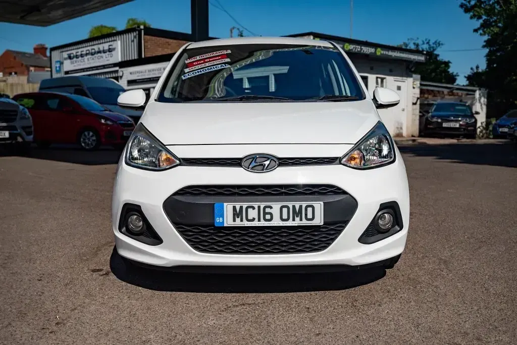Used Hyundai i10 SE 2016 White Hatchback