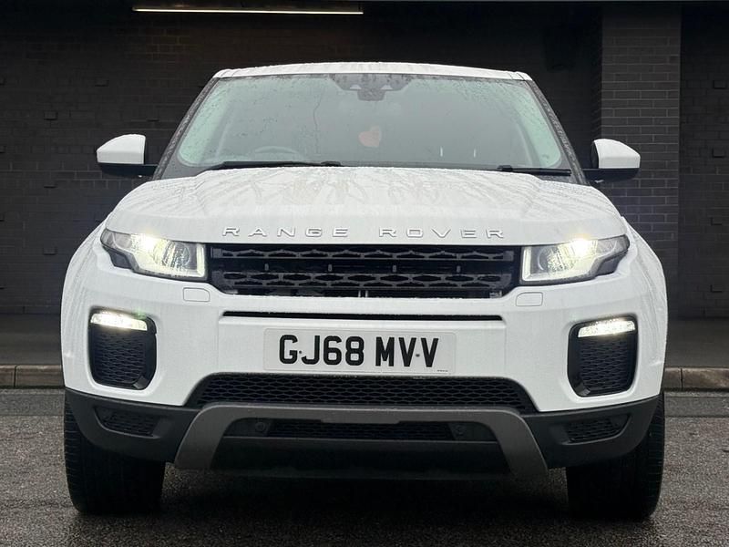Used Land Rover Range Rover evoque SE 2018 White Estate