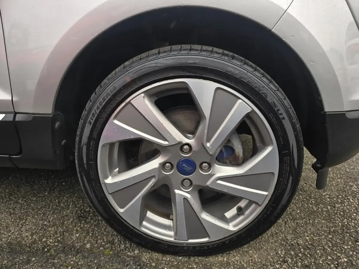 Usado Ford Ecosport Titanium 125 CV (91 kW) 2017 Plateado SUV