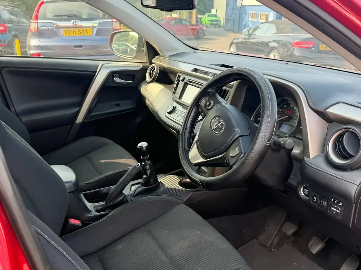 Used Toyota RAV4 124 HP (91 kW) 2014 Red SUV