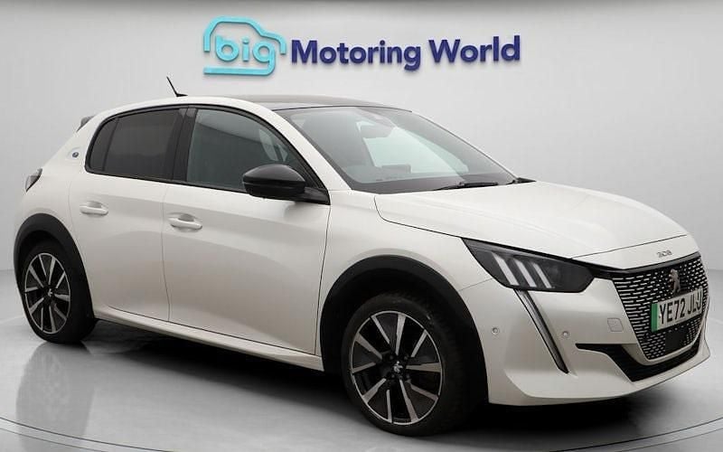 Used Peugeot e-208 Premium 100 kW (136 HP) 2022 White Hatchback