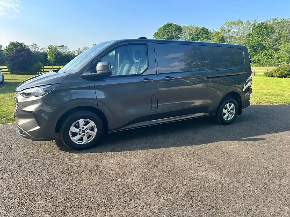 Used Ford Transit Custom Limited 136 HP (100 kW) 2024 Grey Van