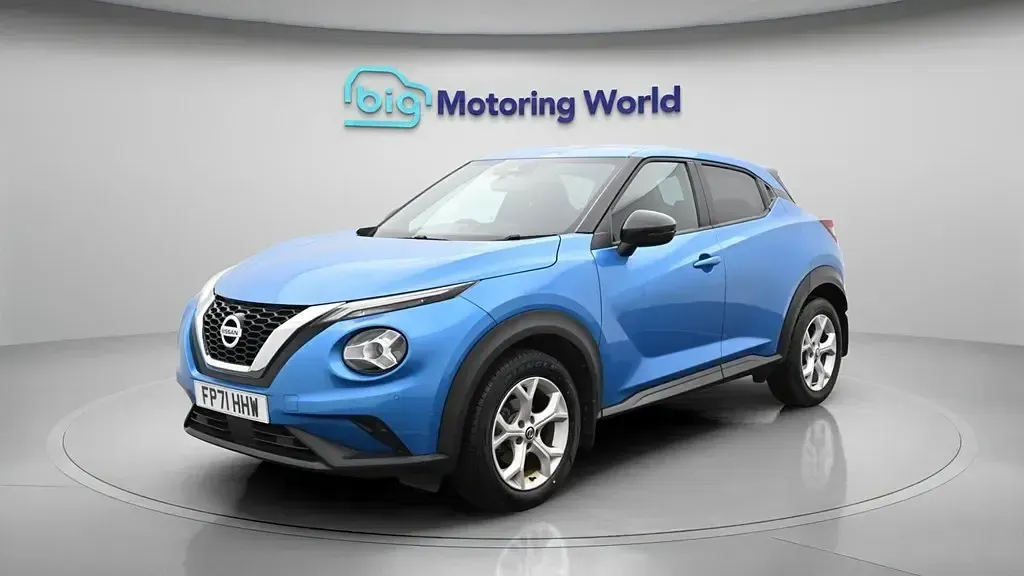 Usado Nissan Juke N-Connecta 114 HP (83 kW) 2021 Azul SUV