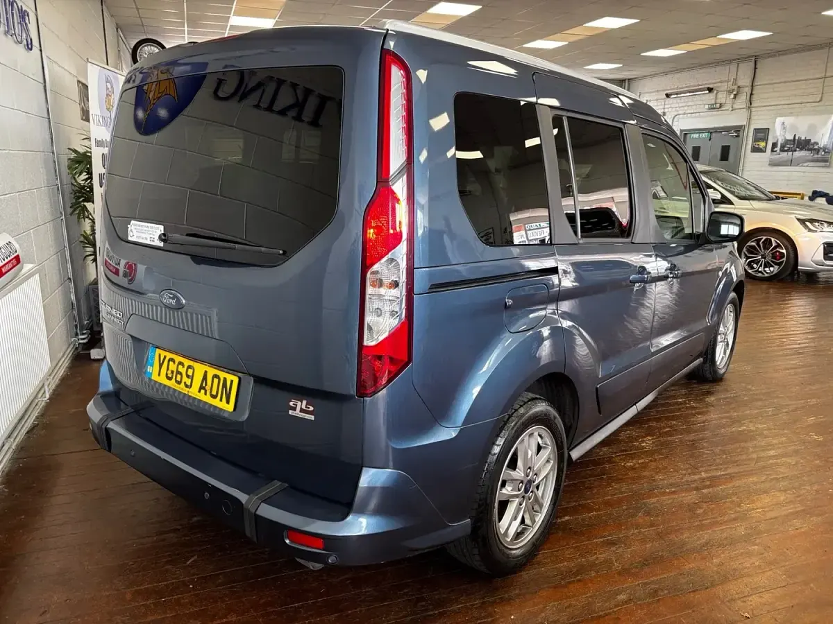 Used Ford Tourneo Connect Titanium 2019 Blue MPV