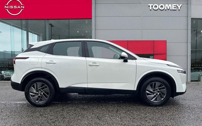 Used Nissan Qashqai Acenta Premium 158 HP (116 kW) 2023 White SUV