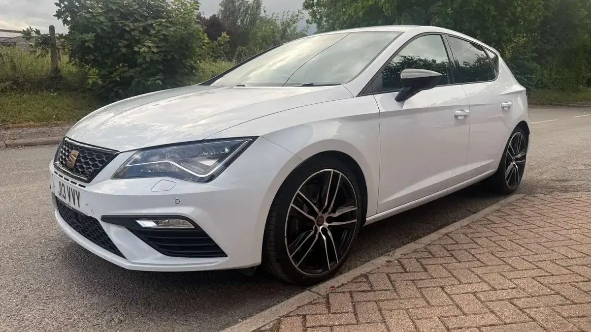 Used Seat Leon CUPRA 290 HP (213 kW) 2018 White Hatchback