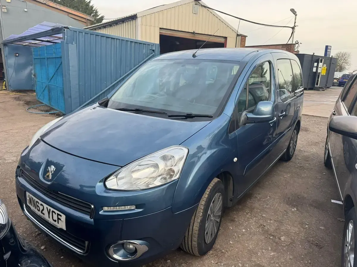 Used Peugeot TePee S 2012 Blue MPV