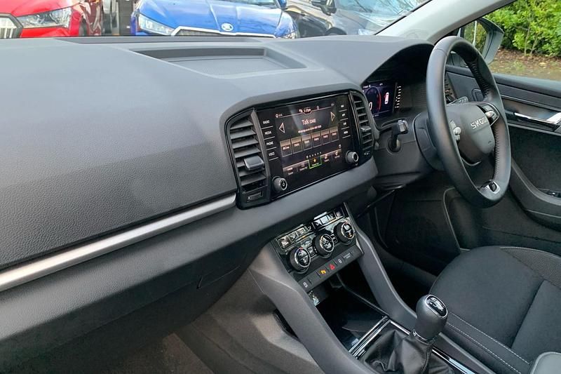 Used Skoda Karoq SE 150 HP (110 kW) 2025 White SUV