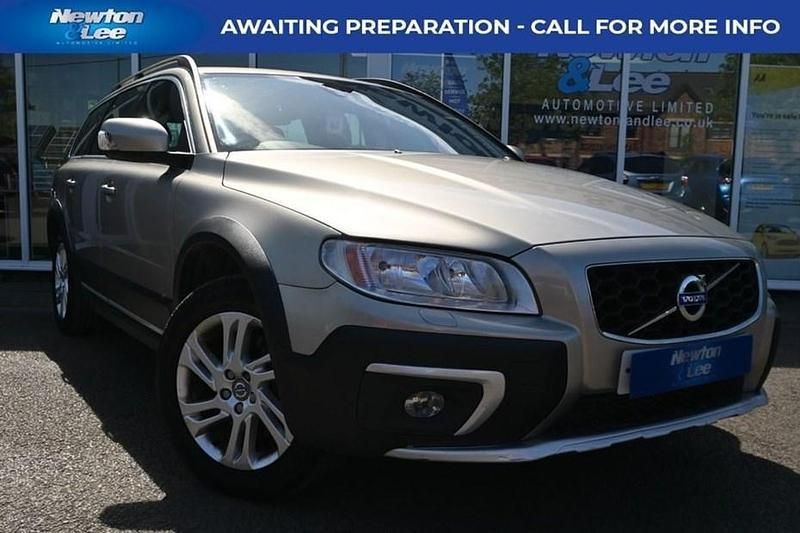 Gold Used 2016 Volvo XC70 SE SUV | £11,800 (Good price) - Image 1/1
