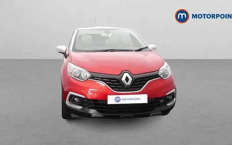 Used Renault Captur Iconic 90 HP (66 kW) 2018 Red/silver SUV