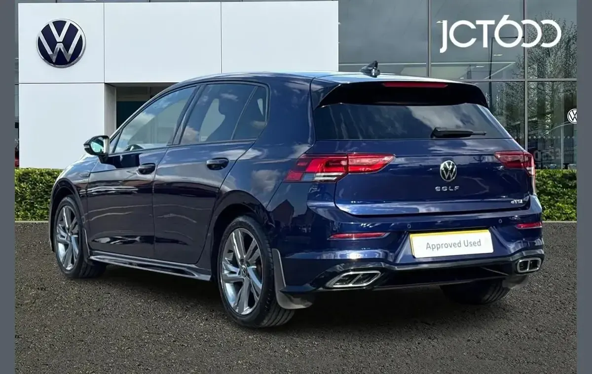 Used VW Golf VIII R-line 147 HP (108 kW) 2022 Blue Hatchback