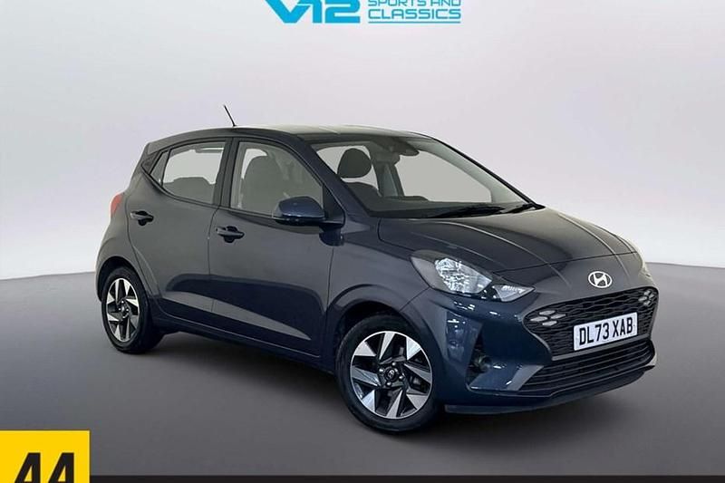 Used Hyundai i10 Advanced 67 HP (49 kW) 2023 Grey Hatchback