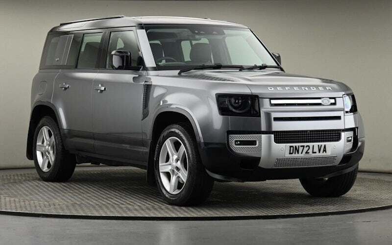 Used 2024 Land Rover Defender SE SUV | £54,500 (Super price) - Image 1/4