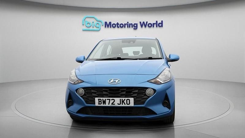 Used Hyundai i10 SE 67 HP (49 kW) 2023 Blue Hatchback
