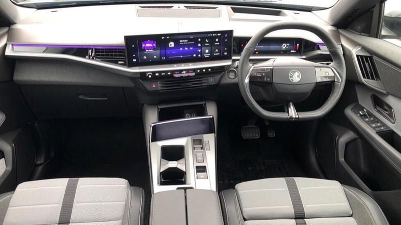 Used Vauxhall Grandland Ultimate 154 kW (210 HP) 2024 Blue SUV