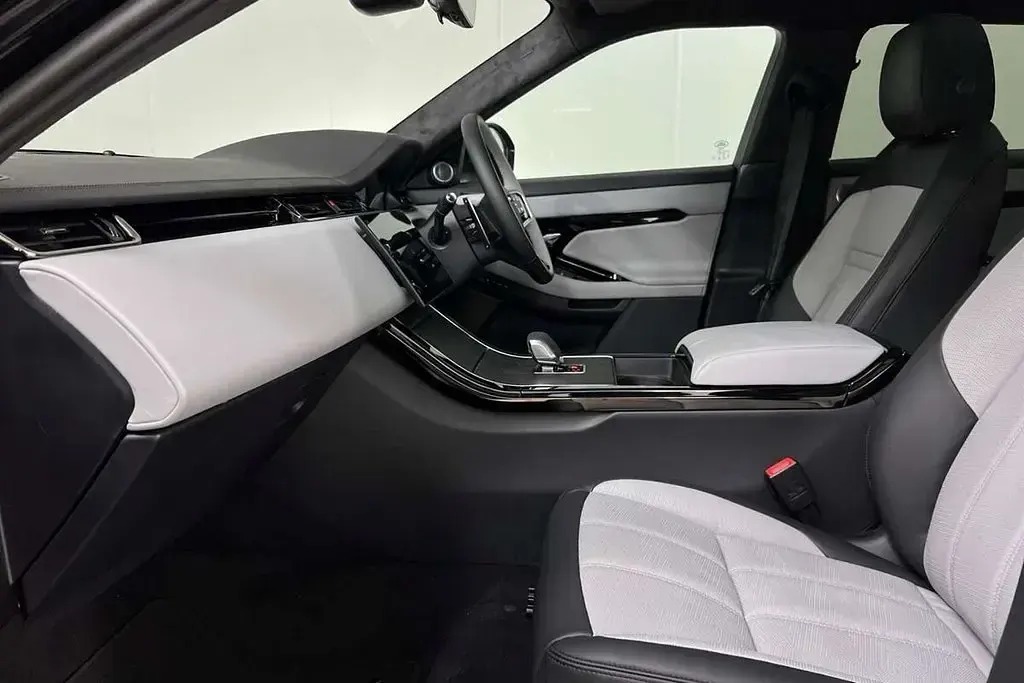 Used Land Rover Range Rover evoque Autobiography 200 HP (147 kW) 2025 Black SUV