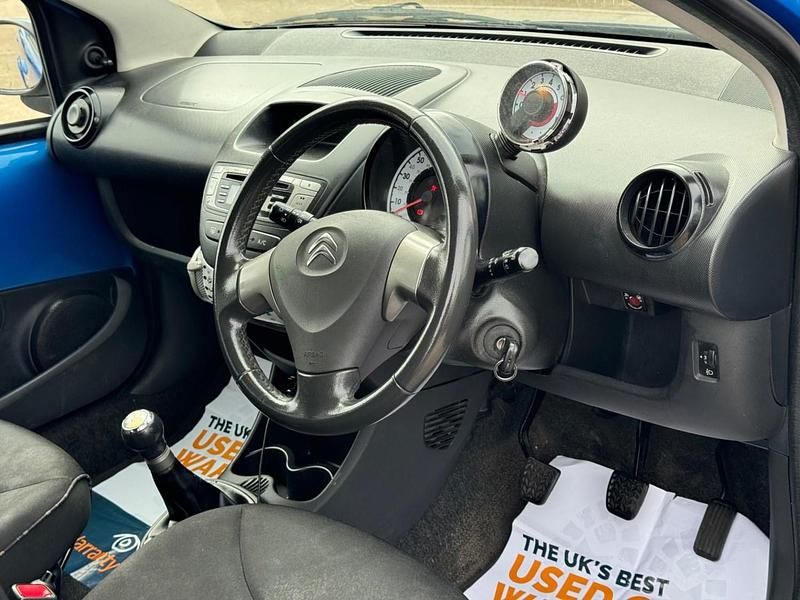 Usado Citroën C1 VTR Sport 68 HP (50 kW) 2013 Azul Citadino