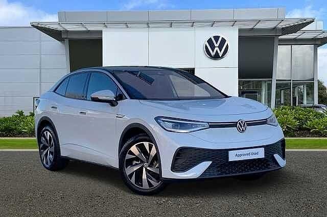 Glacier white Used 2023 VW ID.5 Pro Performance SUV | £24,490 - Image 1/4