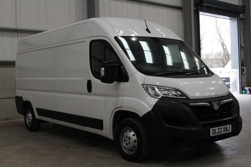 Used Vauxhall Movano 140 HP (102 kW) 2022 White