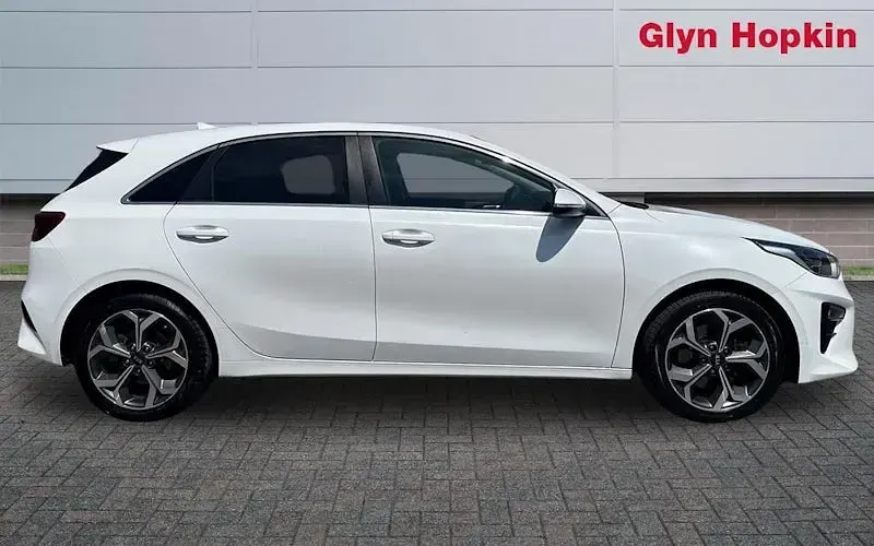 Used Kia Ceed 140 HP (102 kW) 2019 White Hatchback