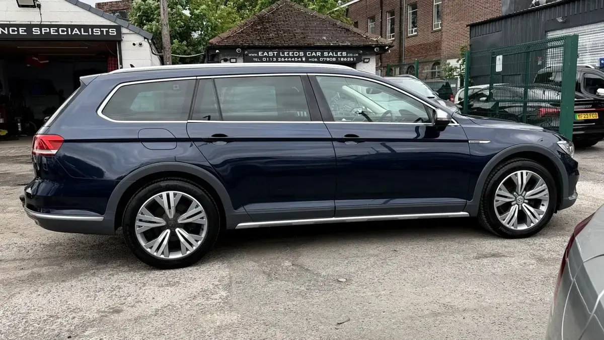 Used VW Passat Alltrack S 190 HP (139 kW) 2016 Blue Estate
