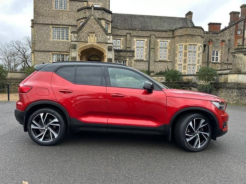 Used Volvo XC40 190 HP (139 kW) 2018 Red SUV