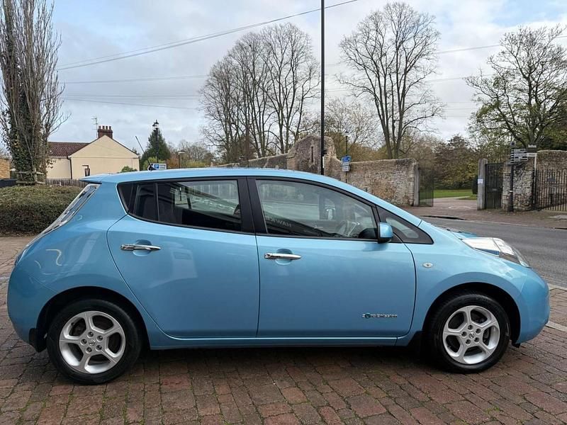 Used Nissan Leaf Acenta 80 kW (109 HP) 2016 Blue Hatchback