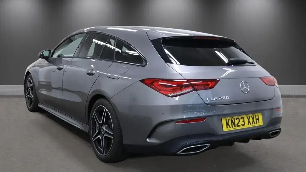 Used Mercedes CLA200 Shooting Brake Executive 163 HP (119 kW) 2023 Grey Estate