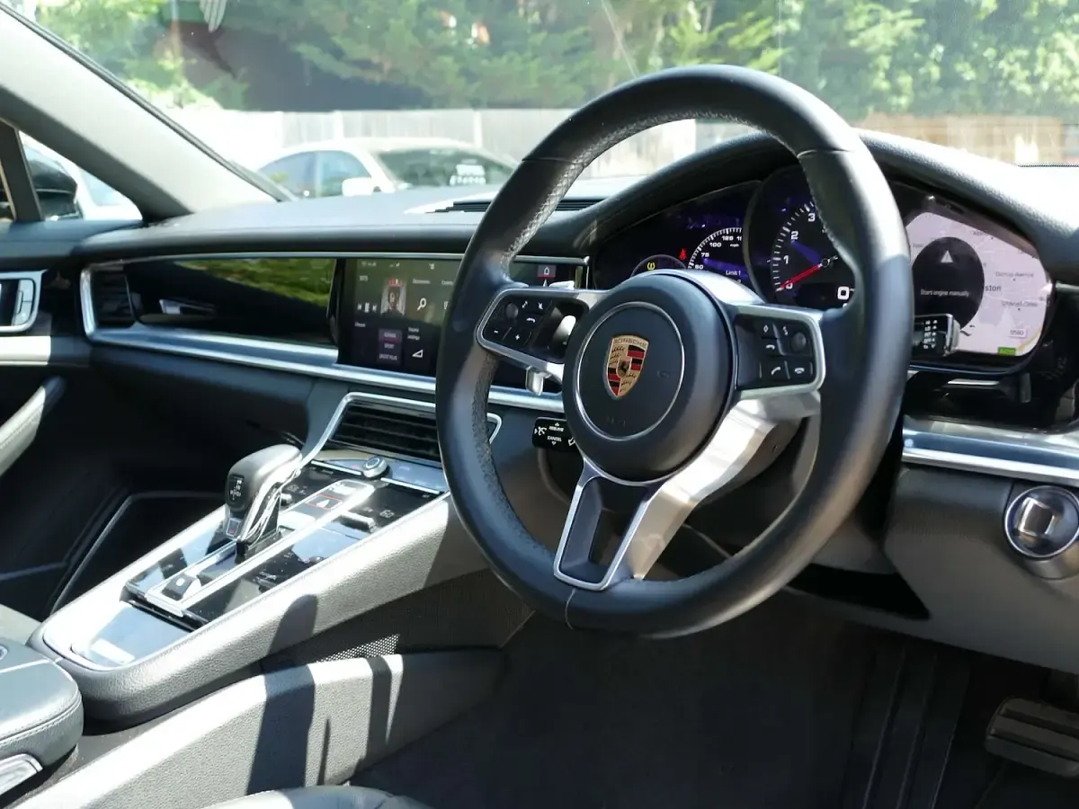 Used Porsche Panamera 325 HP (239 kW) 2018 Black Coupe