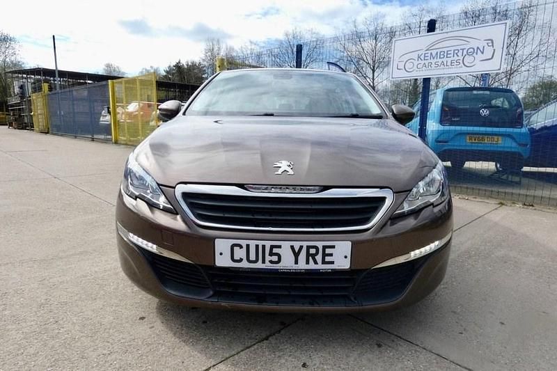 Used Peugeot 308 Active 100 HP (73 kW) 2015 Brown Hatchback