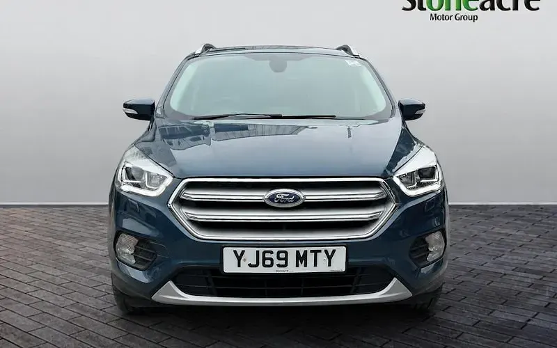 Used Ford Kuga Titanium 150 HP (110 kW) 2019 Red SUV